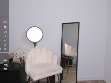 girl
        chloe_bianca18 cam image #202068