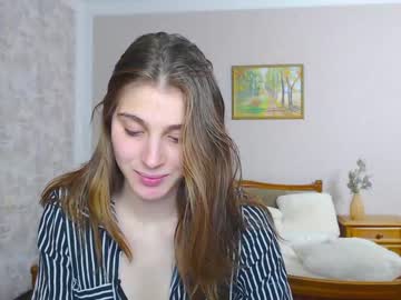 girl
        little_kitt1y_ cam image #125500