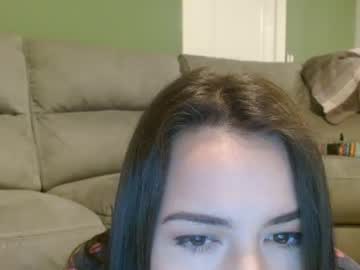 girl
        friskyforager cam image #39955