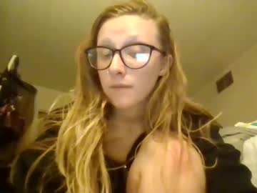 girl
        cherricarmen cam image #138085