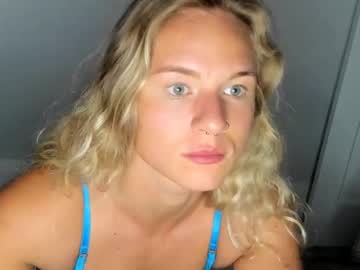girl
        hj123streams cam image #184105