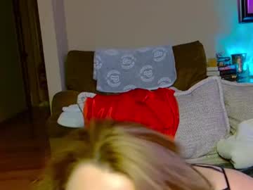 couple
        creampiehigh_ cam image #252382