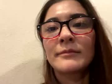 girl
        lovelyqueenaria cam image #215887