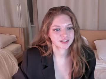 girl
        lizzylipsss cam image #55940