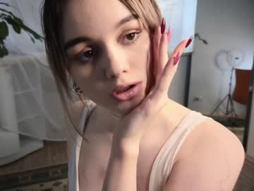 girl
        lornabyfield cam image #150066