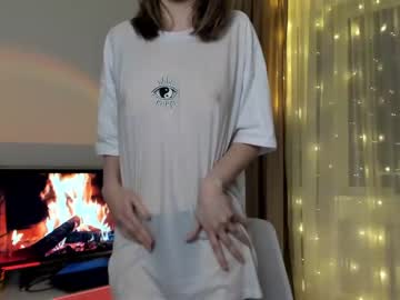 girl
        happiness_s cam image #134618