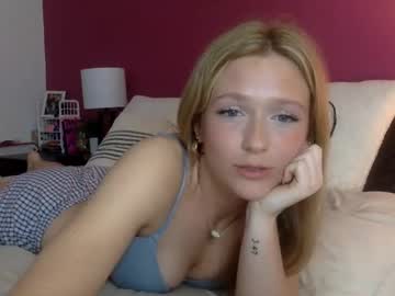 girl
        korinaluv cam image #246106