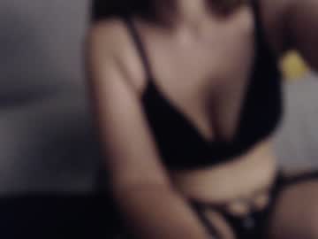 couple
        msadams cam image #90565