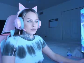 girl
        baysidebunnny cam image #35882