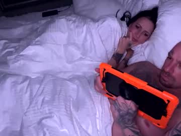 couple
        sharin_luv cam image #231644