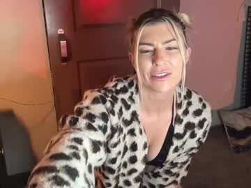 girl Latina Sex Cam with chloecumz4u