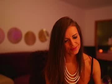 girl
        gloria_longoria cam image #204886