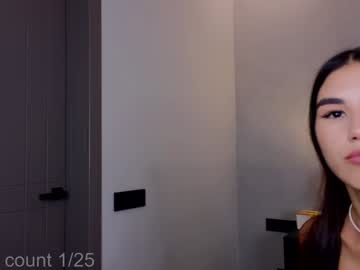 girl
        sensua1aurora cam image #206158