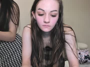 couple
        flowery__girls cam image #87619