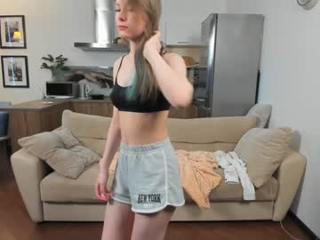 girl
        leilacorker cam image #170866