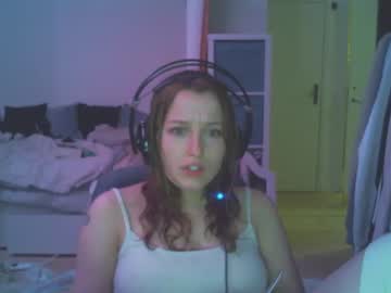 girl
        exy_ cam image #219113