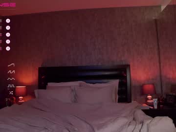 girl
        karrin cam image #1944