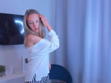 girl
        daisycast cam image #186343