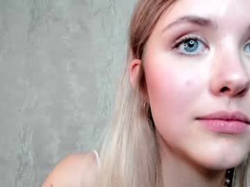 girl
        steffanie_blue cam image #121237