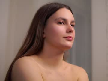 girl
        philomenacutsforth cam image #234811