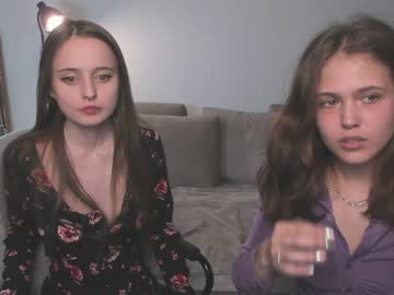 couple
        melaniemillss cam image #164149