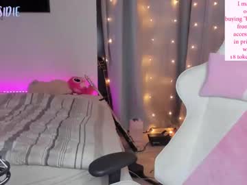 girl
        elizabethbritanny cam image #25661