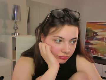 girl
        apple_tincture cam image #76765