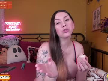 girl
        daydreamur_gurl cam image #61726
