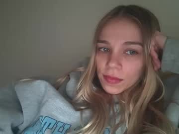couple
        chloe_damian cam image #261205