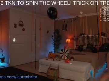 girl
        laurenbrite cam image #12703