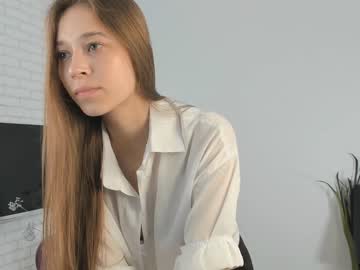 girl
        devonagrayer cam image #162066