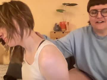 couple
        sam_and_sub cam image #71400
