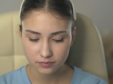 girl
        sunn_beamm cam image #241685