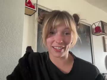 girl
        svvdgurl cam image #156896