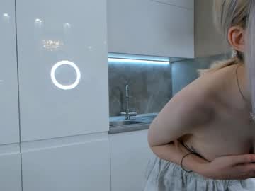 girl
        lynetteesser cam image #186484
