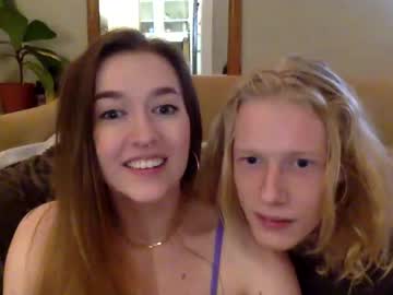 couple
        blondi739091 cam image #258191