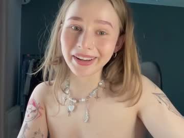 girl
        whoisalisa cam image #173061