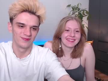 couple
        boombongo cam image #48236