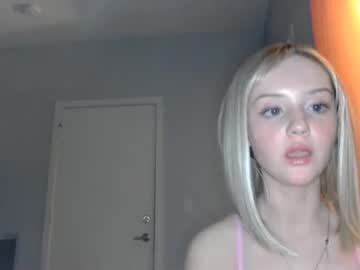 girl
        rubylanee cam image #149879