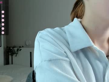 girl
        marianhallsted cam image #210921