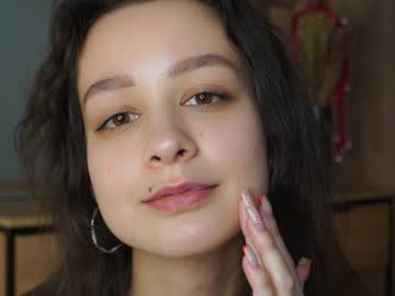 girl
        octaviaapps cam image #230505