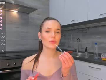 girl
        merciaconner cam image #151857