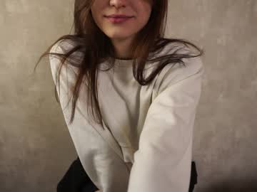 girl
        kinarmyali cam image #214349