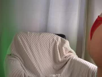 girl
        milaniapuff cam image #194863
