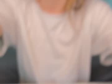 girl
        renee_whi cam image #31732