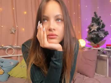 girl
        madisonlowe cam image #40327