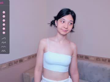 girl
        alwayssmile8 cam image #134247