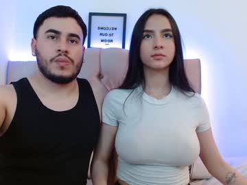 couple Latina Sex Cam with moonbrunettee