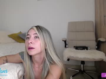 girl
        _arianalzate_ cam image #28696