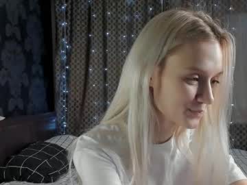 girl
        reynapain cam image #127870